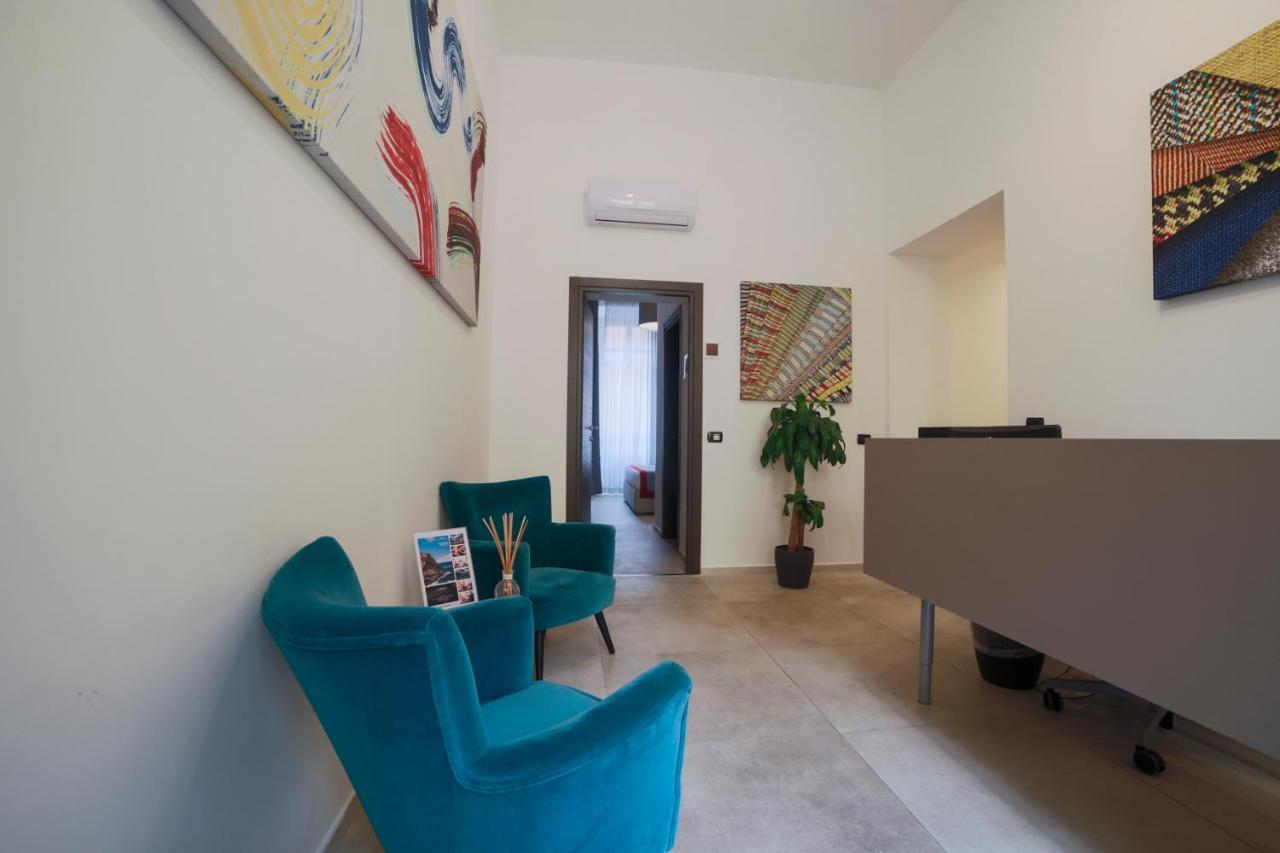 Bespoke Roma Suites מראה חיצוני תמונה